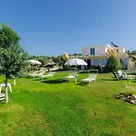 Padima فيلة