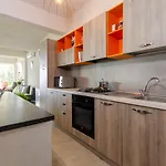 Padima فيلة